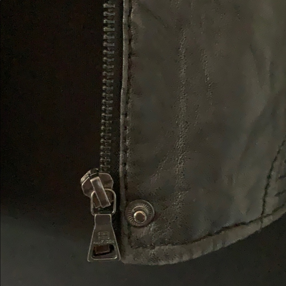 Tommy Hilfiger 100% genuine leather jacket size XS - Picture 3 of 8
